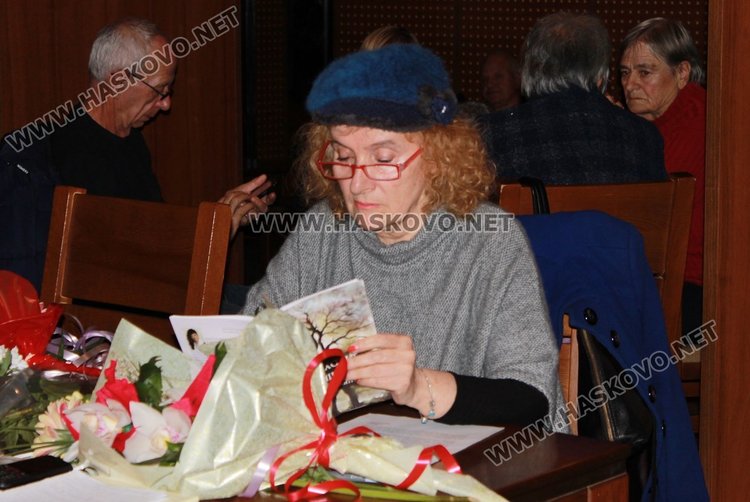 Поетесата Антонина Димитрова представи новата си книга