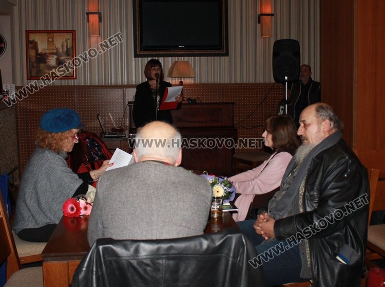 Поетесата Антонина Димитрова представи новата си книга