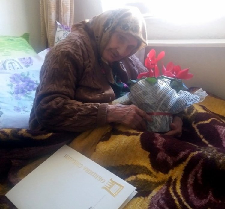 Родопчанка стана на 100 г, от малки учела децата си да живеят скромно и да не говорят зад гърба на никой