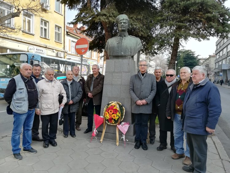 Тракийци се поклониха пред паметта на Капитан Петко Войвода