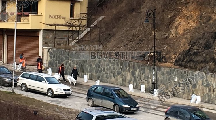 Започна почистването на пясъка в Смолян, ще дишаме по-леко 