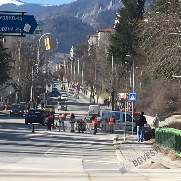 Започна почистването на пясъка в Смолян, ще дишаме по-леко 