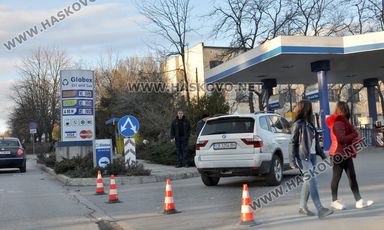 Данъчните запечатаха още една бензиностанция в Хасково