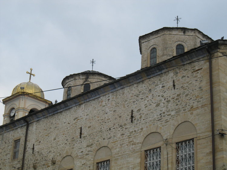 С водосвет полагат първия камък на нов градеж, ще възстановяват старото училище в кв. Устово