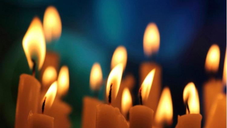 Месопусна Задушница е, запалете свещ за починалите