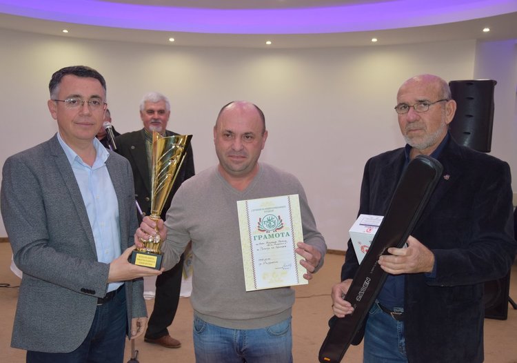 Награждаване