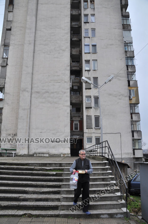 12-етажен блок на ул. „Дунав“ наводнен, изгоря им хидрофора