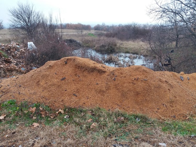 Огромно незаконно сметище се появи край Узунджово