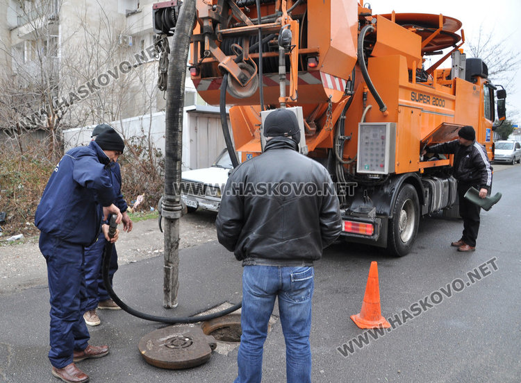 12-етажен блок на ул. „Дунав“ наводнен, изгоря им хидрофора