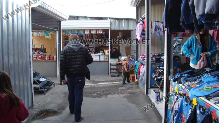 Фалшиви стоки иззе полицията при проверка на Неделен пазар през почивните дни, снимка -архив