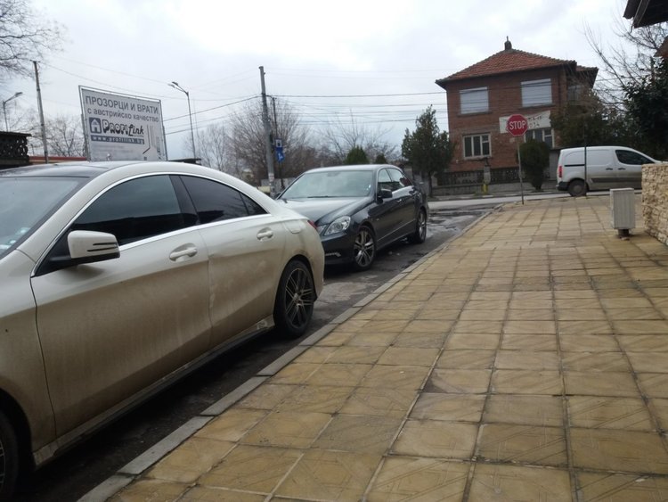 „В 27“ е отново на мястото си пред „Хипноза“