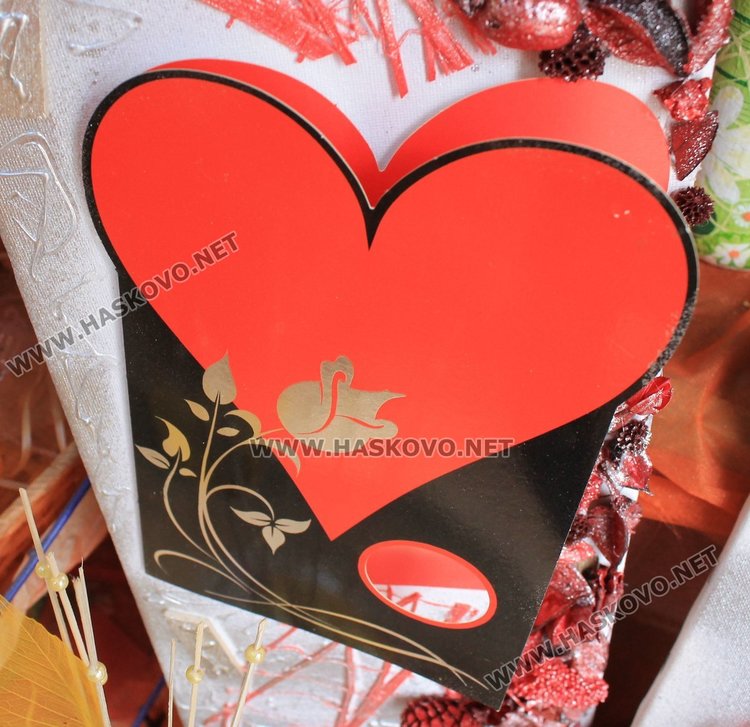 Търсят букети от бонбони за любимия за Св.Валентин