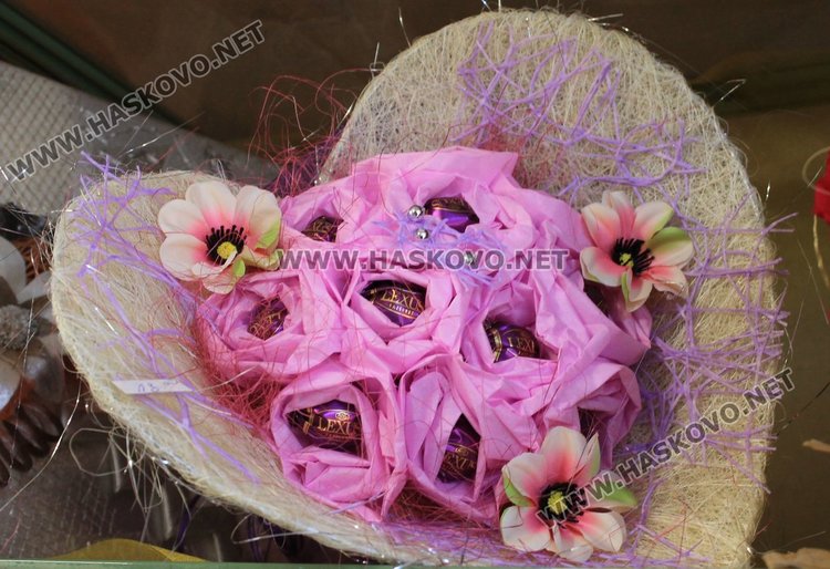 Търсят букети от бонбони за любимия за Св.Валентин