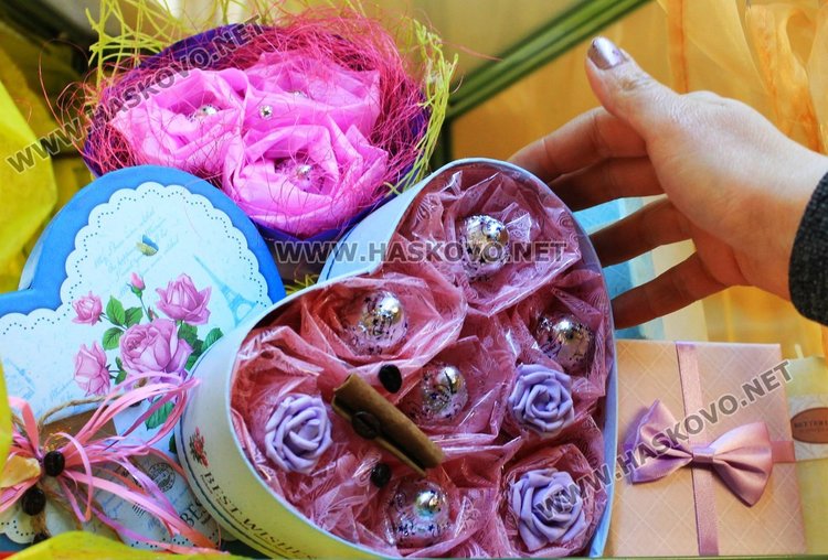 Търсят букети от бонбони за любимия за Св.Валентин