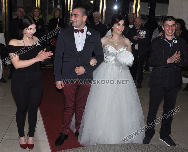 Валентин и Валентина се врекоха във вярност на Св.Валентин