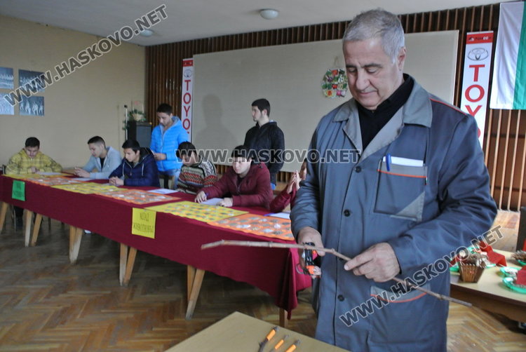 Двама десетокласници представят Хасково в състезанието "Млад фермер" в Садово