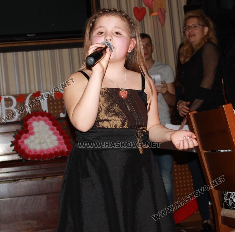 Три двойки участваха в празник, посветен на Св.Валентин в Димитровград