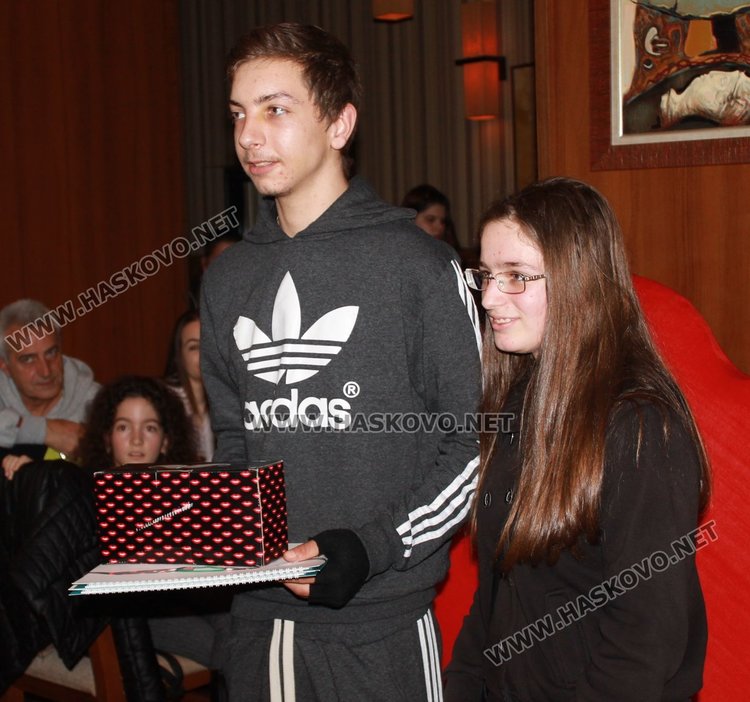 Три двойки участваха в празник, посветен на Св.Валентин в Димитровград