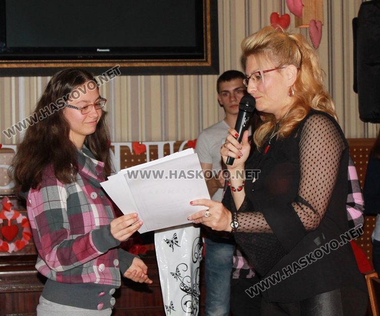 Три двойки участваха в празник, посветен на Св.Валентин в Димитровград