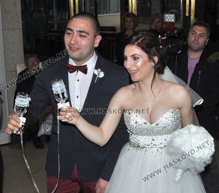 Валентин и Валентина се врекоха във вярност на Св.Валентин