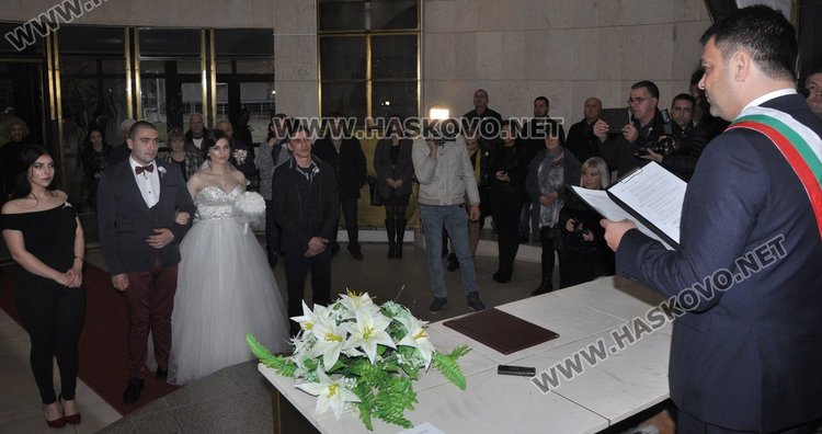 Валентин и Валентина се врекоха във вярност на Св.Валентин