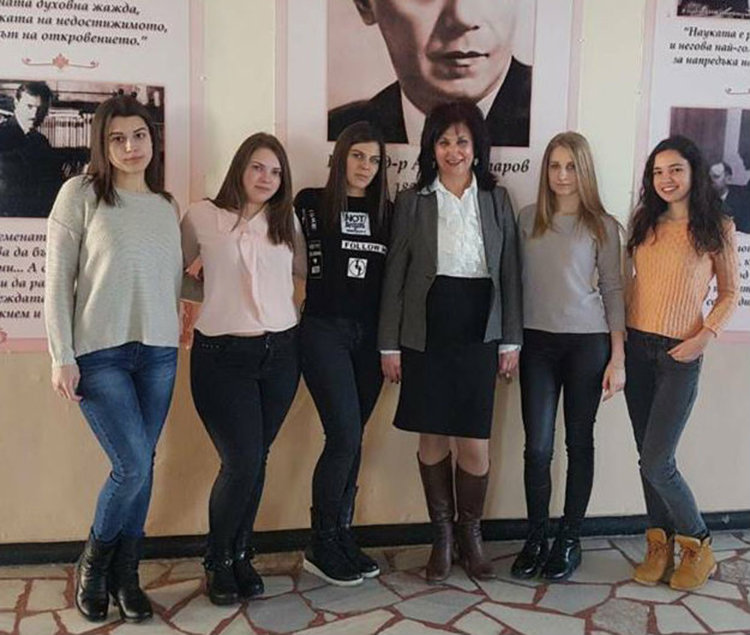 5 дванадесетокласнички вече са студенти