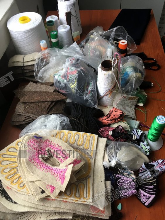 Върху заготовките от аба има още много работа