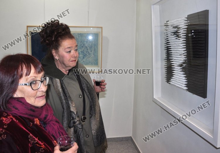 Почитателите на модернизма в Хасково със свое прозорче във „Форум“