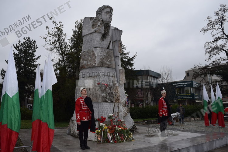 Почитаме саможертвата на Апостола в Кърджали