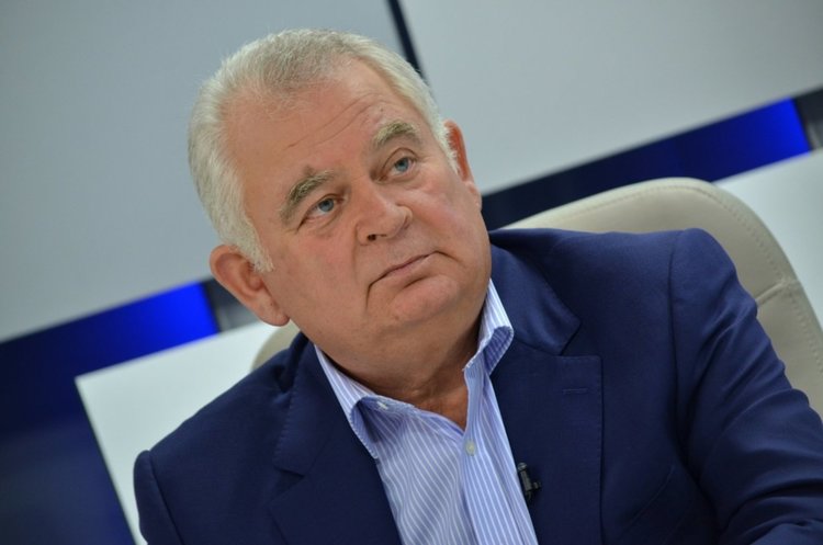 Домашен арест за ген. Киров