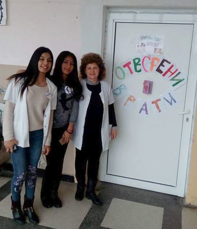 Професионалната гимназия "Проф.д-р Асен Златаров" чества своя патрон днес