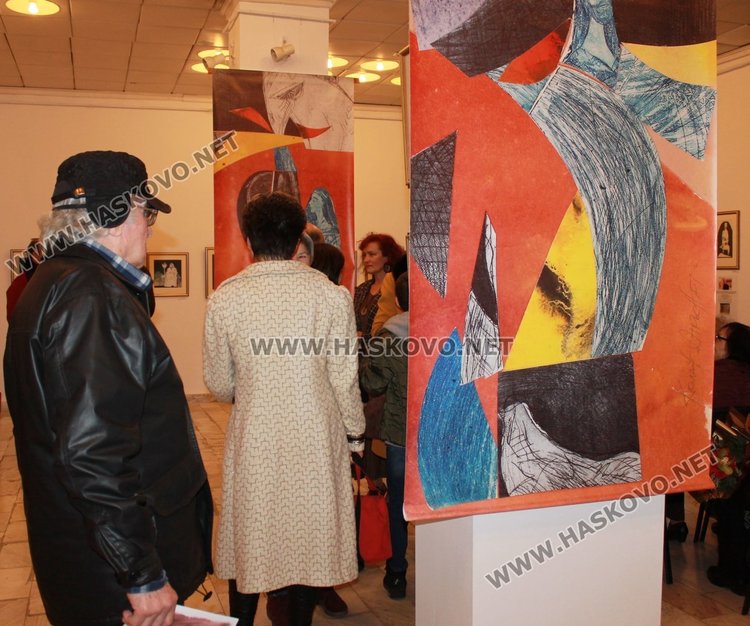 Димитровградчанин представи графични колажи от 80-те години