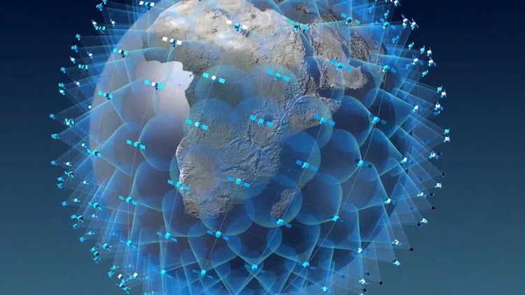 SpaceX ще изстреля първите два от общо 12 000 свои интернет сателита