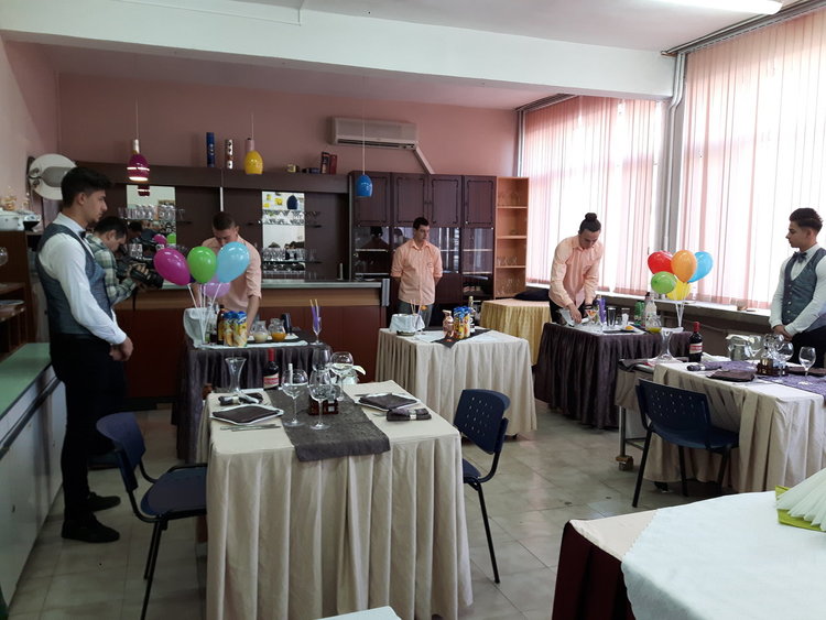 Професионални състезания в Гимназията по туризъм по случай патронния празник 