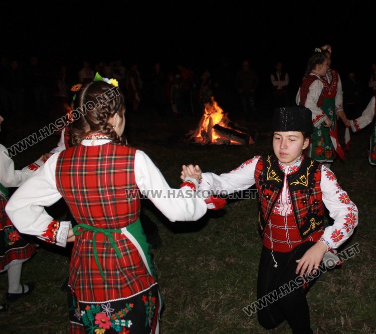 Богата музикална програма бяха подготвили в село Бряст