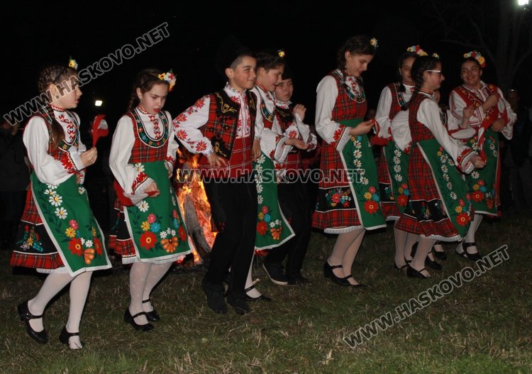 Ден на чавгата празнуваха в димитровградското село Бряст