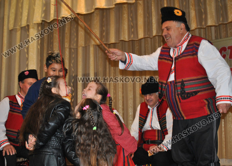 На Сирни Заговезни се иска прошка и се мятат чавги за здраве и плодородие 