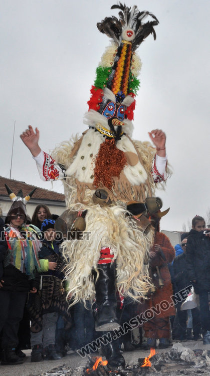 Страшилища гониха зимата и злите сили в училище „Св. Климент“