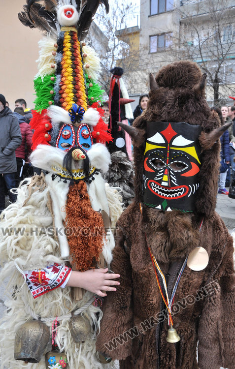 Страшилища гониха зимата и злите сили в училище „Св. Климент“