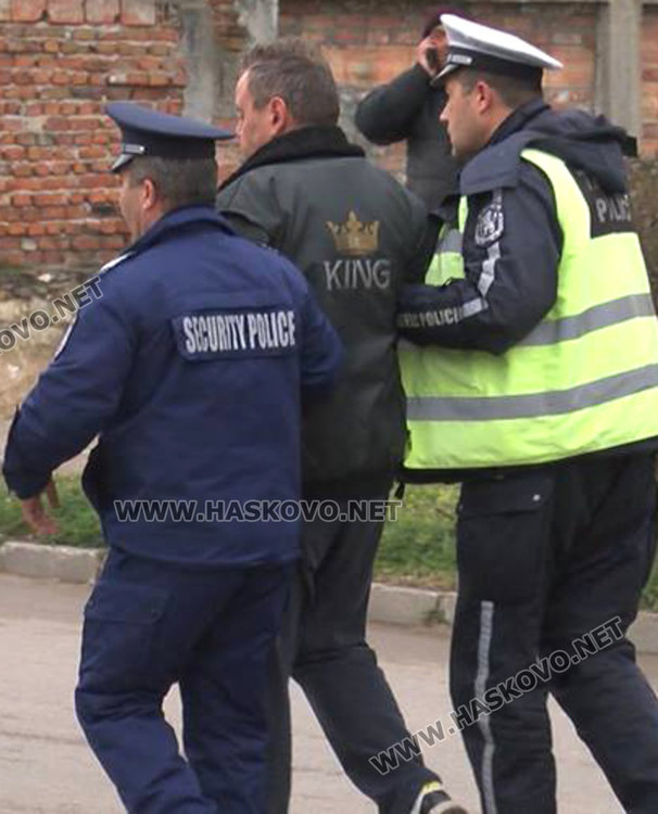 Шофьор заспа зад волана на светофар, отказа дрегер