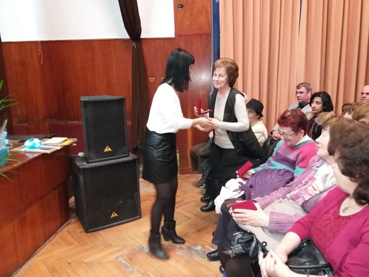 Отличиха бившите учители на СУ „Златаров“ 