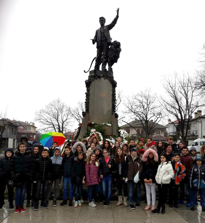 Рецитал и цветя за 145 г. от гибелта на Васил Левски 