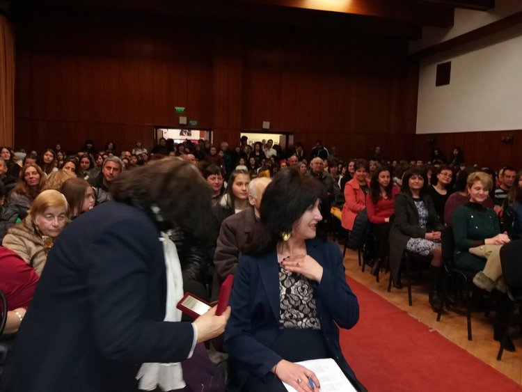 Отличиха бившите учители на СУ „Златаров“ 