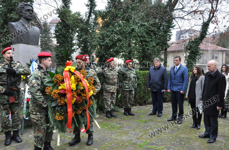 Рецитал и цветя за 145 г. от гибелта на Васил Левски 