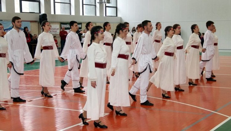 ТФ „Зареница“ от ОНЧ „Христо Ботев-1871“ Смолян участва с танци в началота на празника