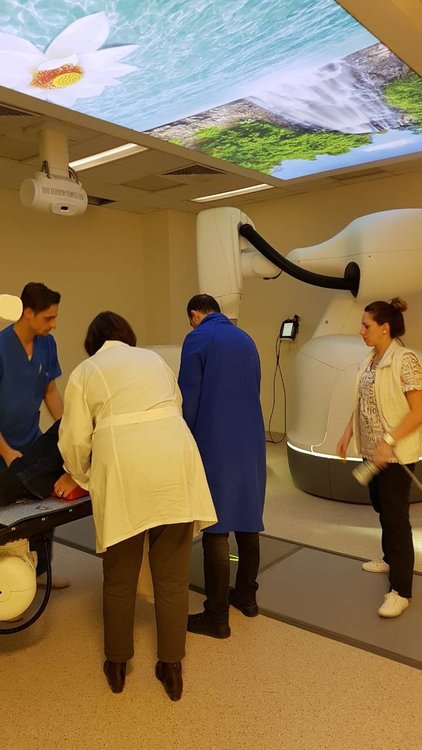 За пръв път у нас: В Пловдив вече безкръвно лекуват онкологични заболявания  с кибернож