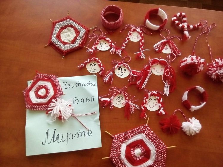 Децата от ЦНСТ започнаха да изработват мартенички