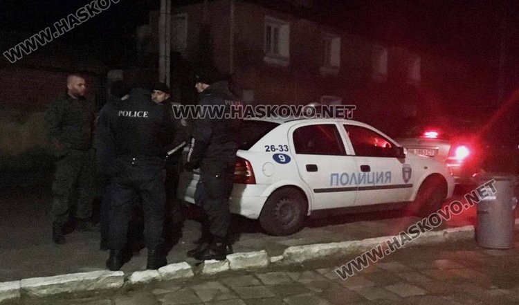 Задържаха въоръжен рейнджър, барикадирал се в къщата си и стрелял по полицаи