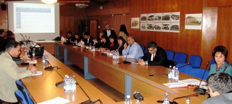 Приеха здравната карта на Смолянска област, заложени са отделение по онкология и санитарна авиация с хеликоптер