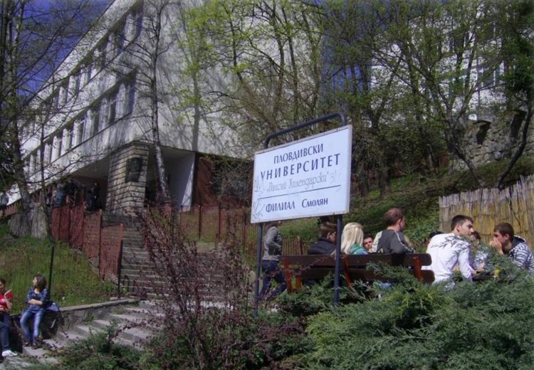 Държавата налива пари в стипендии за образованието в изостанали области, сред тях и Смолянска